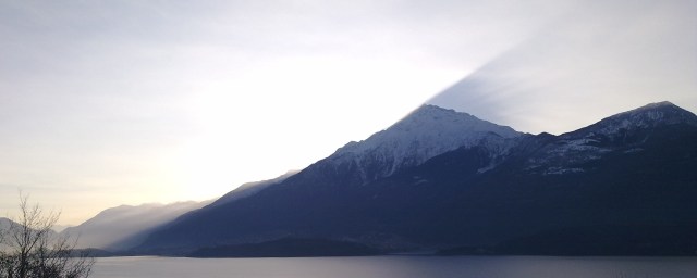 Alba lago como ridotto